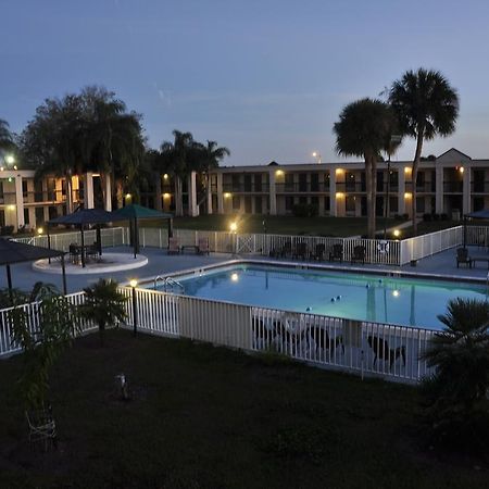 Winter Haven Gardens Inn ภายนอก รูปภาพ